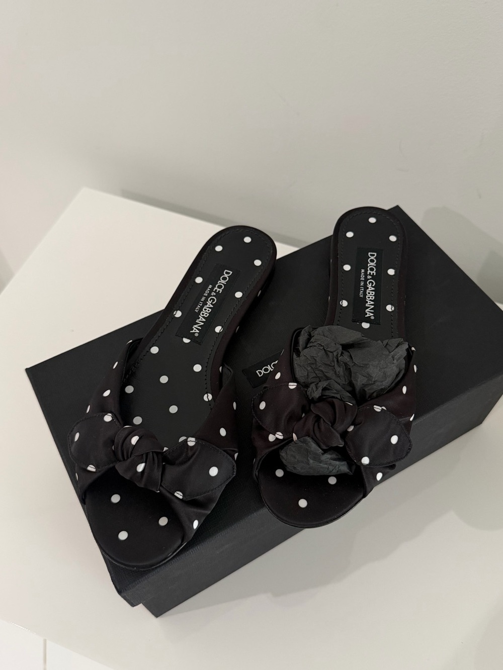 Brand New Dolce & Gabbana Black and White Polka Dot Bow Slide Mules